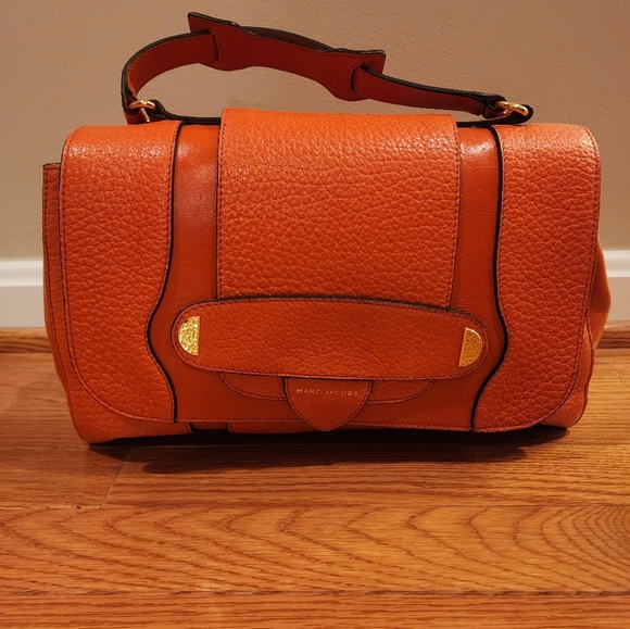 Marc Jacobs Handbags - EUC Marc Jacobs Orange Thompson Satchel Handbag